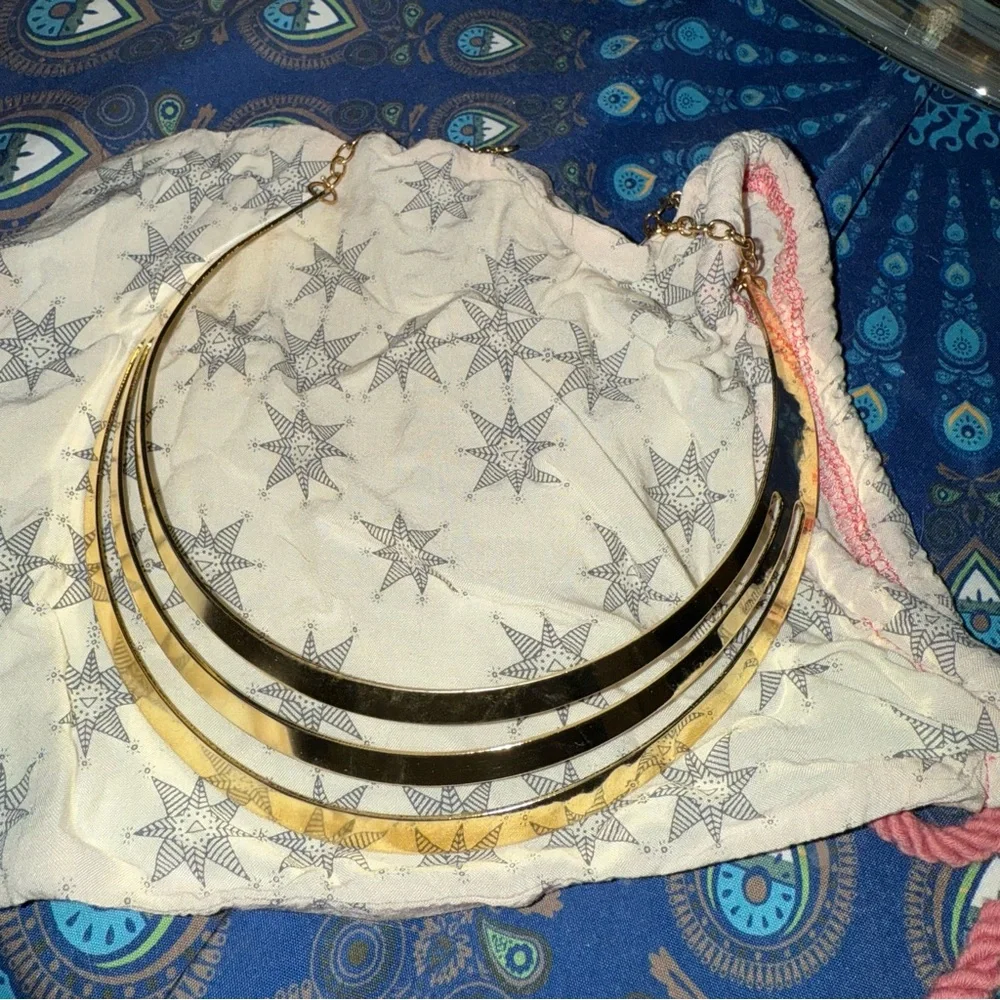 Gold Collar Necklace - Picture 2 of 9